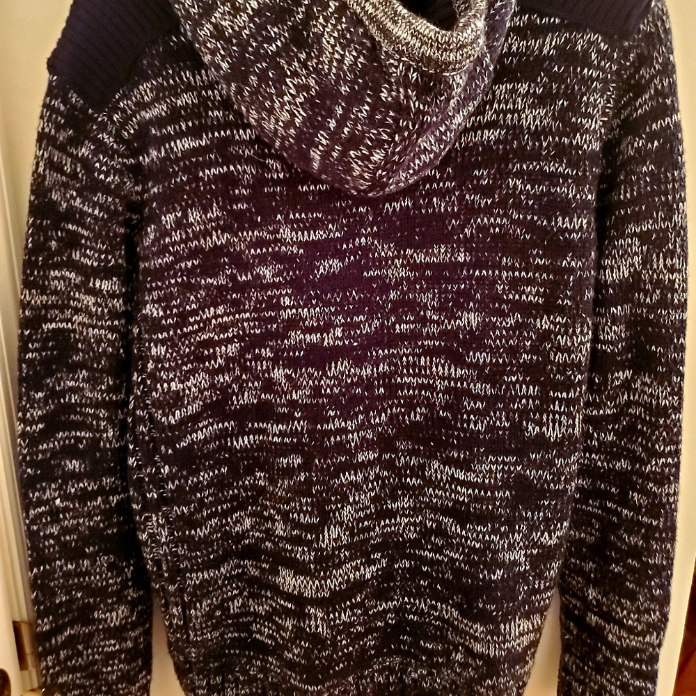 Sweatshirt - Picture 3 of 7